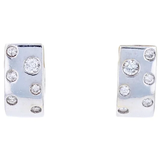18 Karat Modern Diamonds & White Gold Earrings, Set of 2