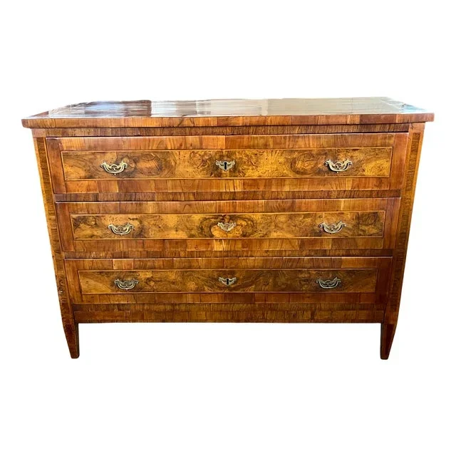 18th Century Neoclassical Italian Walnut Chest of Drawers