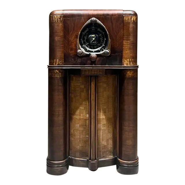 1930s Art Deco Zenith Radio Floor Model Console