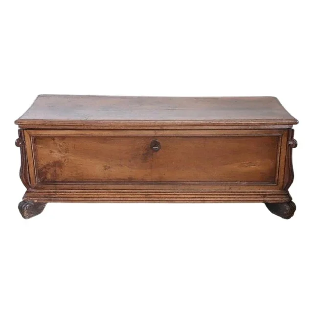 Antique Blanket Chest in Walnut, 1700s