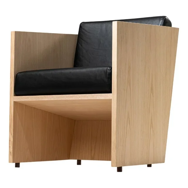 Armchair in Oak Wood and Natural Leather by Alvaro Siza