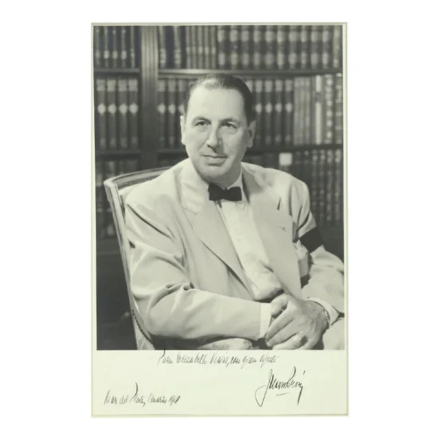 Autographed Black & White Photograph Portrait of Juan Perón, for Elizabeth Lewis