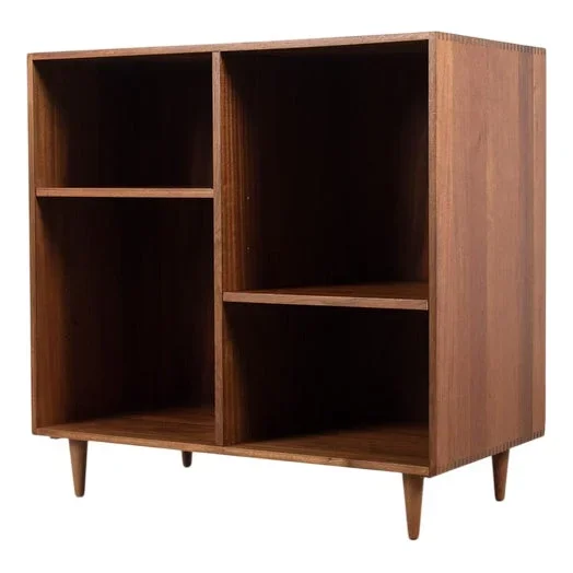 Bookcase with Wood Joints