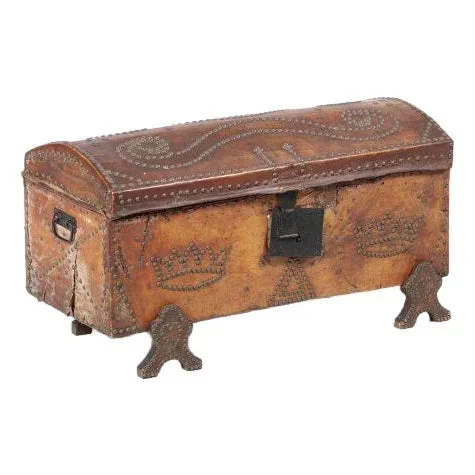 Chest in Wood and Leather