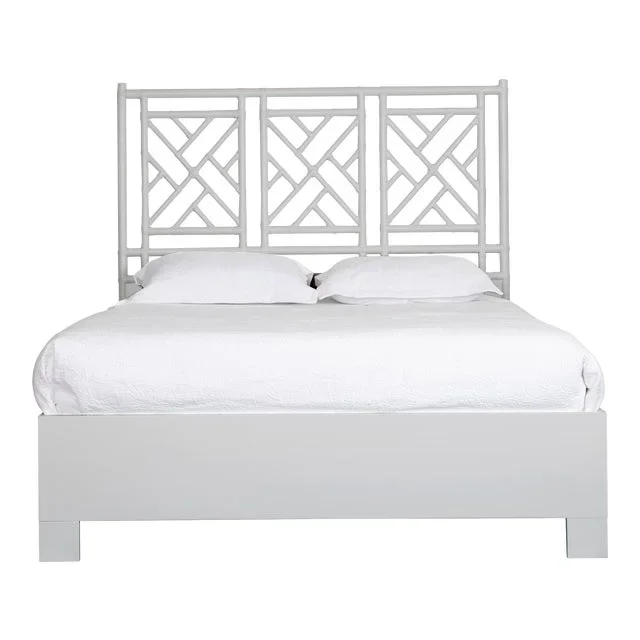 Chippendale Bed Queen – Light Gray