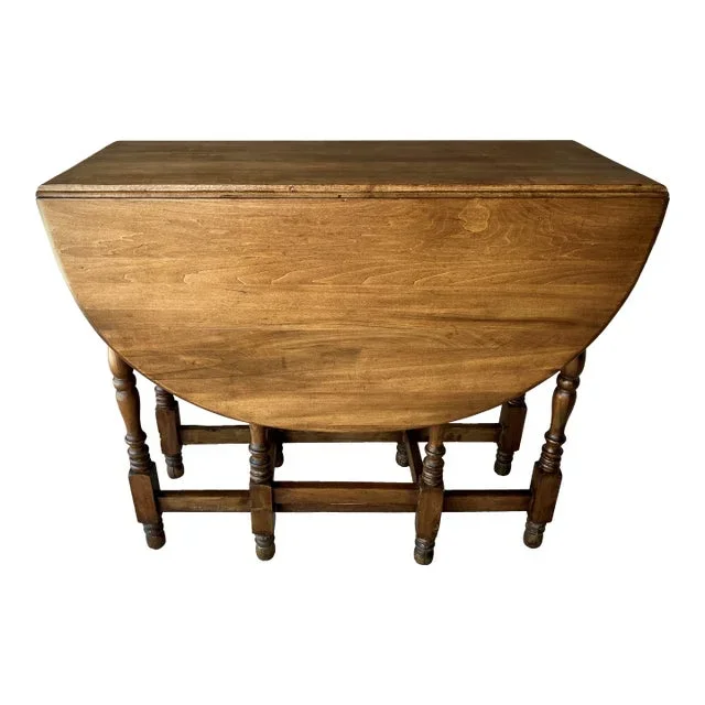 Circa 1900/1920 William & Mary-Inspired Poplar Wood Oval Top Gateleg Table