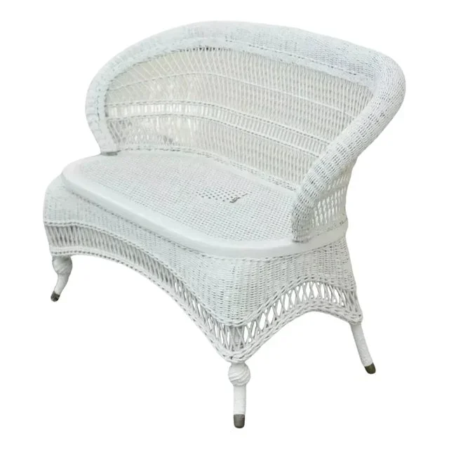 Early 20th Century Victorian White Wicker Barrel Back Small Settee