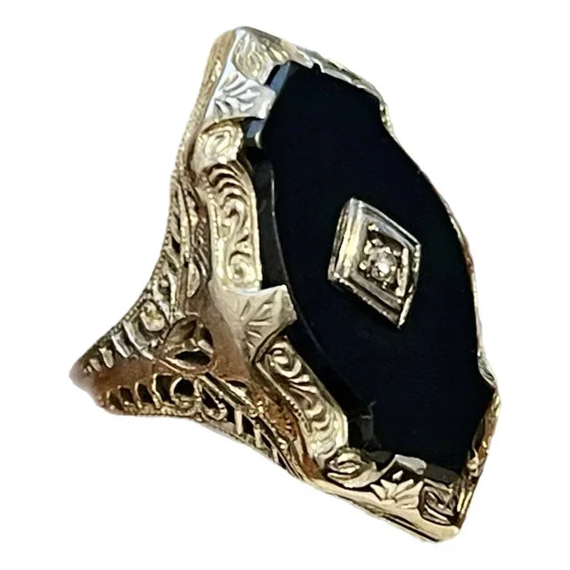 Edwardian White Gold Filigree Onyx Diamond Ring