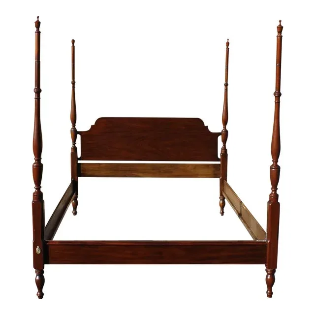 Henkel Harris Mahogany Queen-Size Bed