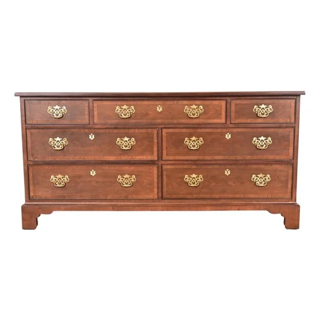 Henredon Georgian Banded Mahogany Seven-Drawer Dresser or Credenza, Newly Refinished