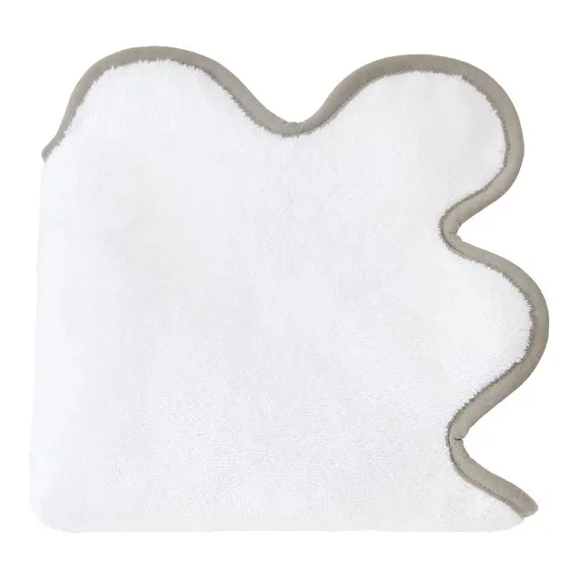 Kassatex x Chairish Scallop Hand Towel, White/Sage