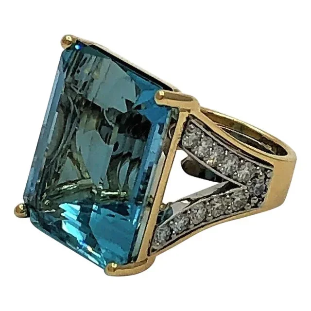 Large Intense Blue Aquamarine Gold and Diamond Ring