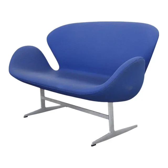 Late 20th Century 1 Arne Jacobsen Swan Settee