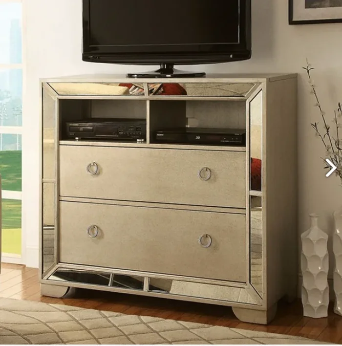 Loraine Champagne Media Chest