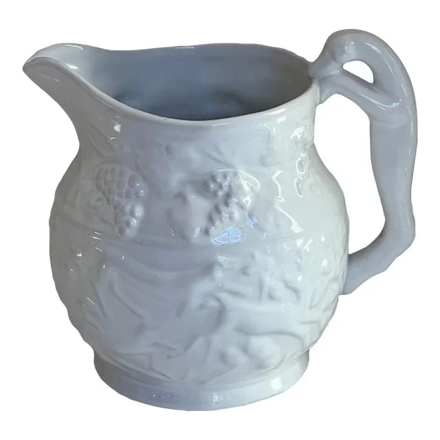 Loucarte Embossed White Pitcher Stag Hunt and Dog Handle