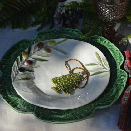 Olival Plate by Bordallo Pinheiro