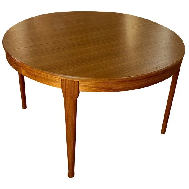Scandinavian Style Extendable Round Teak Table