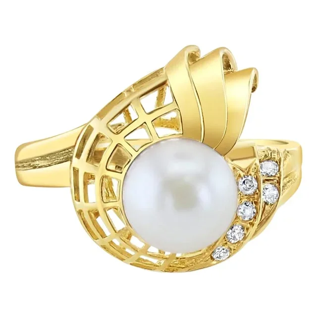 Seashell Shaped Diamond Pearl Ring 14k Yellow Gold, Size 9