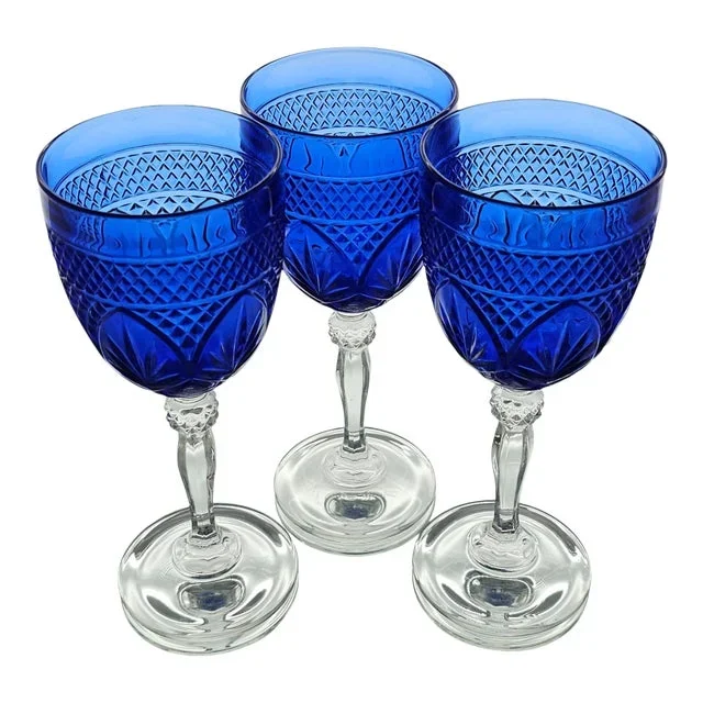Set of Three Sapphire Blue Etched Crystal Goblets by Cristal D’Arques Durand, Vintage French Stemware