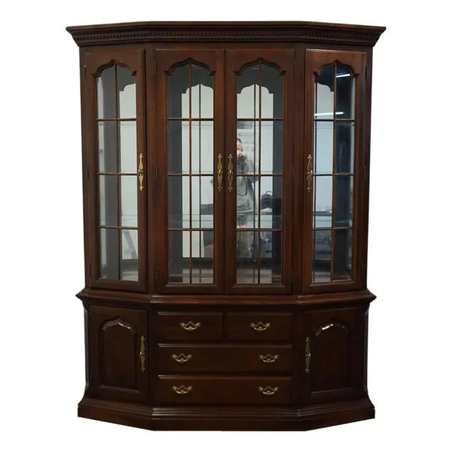 Thomasville Furniture Collector’s Cherry 65″ Buffet W. Lighted Display China Cabinet 10121-425 / 10121-426