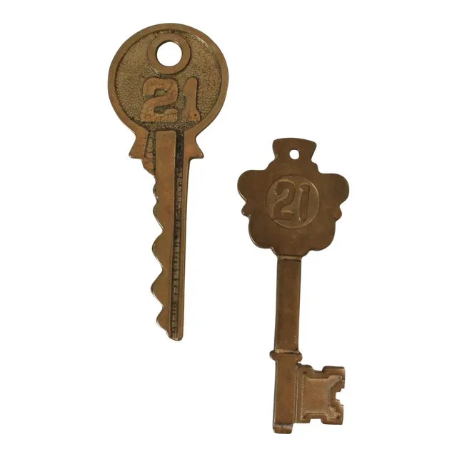 Vintage Brass Key Wall Hangings S/2