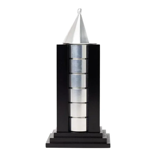 Vintage Building-Shaped Napkin Ring Holder Set With 6 Silver Metal Rings