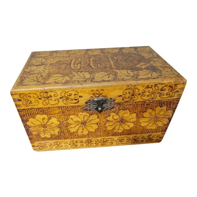 Vintage Carved Tramp Art Personal Pharmacy Box