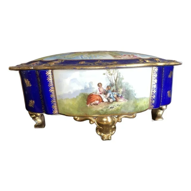 Vintage Early 20th Century Porcelain Dresser Box